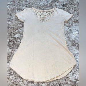 Free People peach lace top size xs.